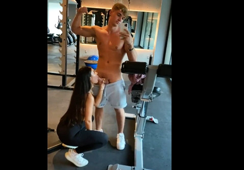 Blowjob in gym