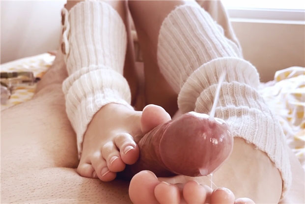 Closeup sensual footjob until cumshot